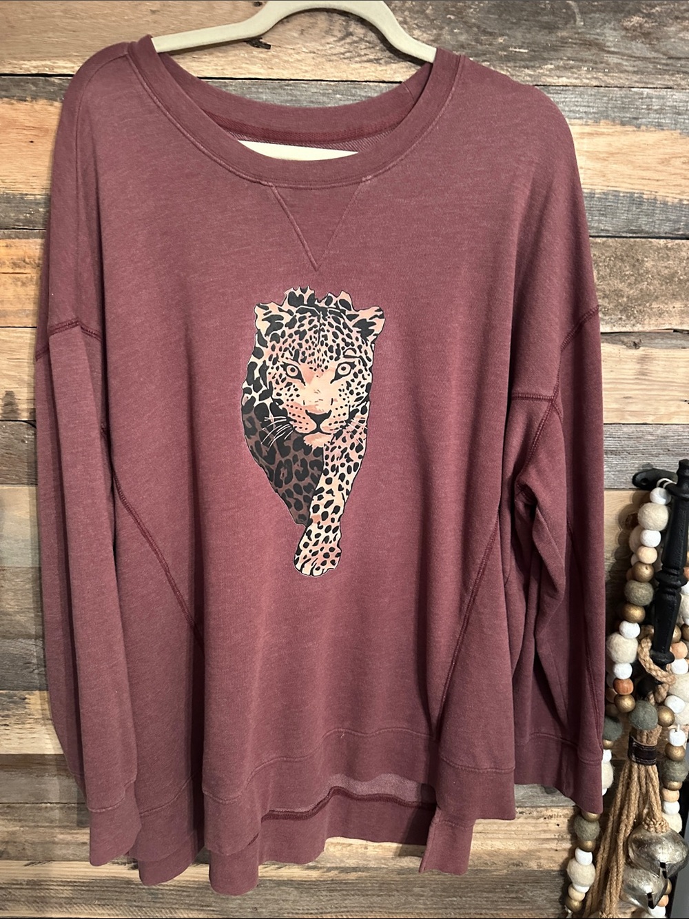 Women's Mauve Leopard Graphic Pullover sweatshirt